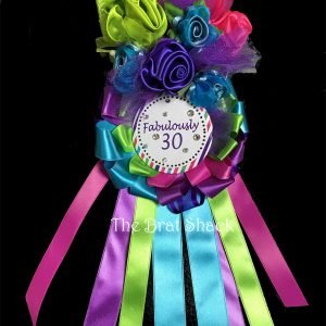 Capias, Corsages & Buttons